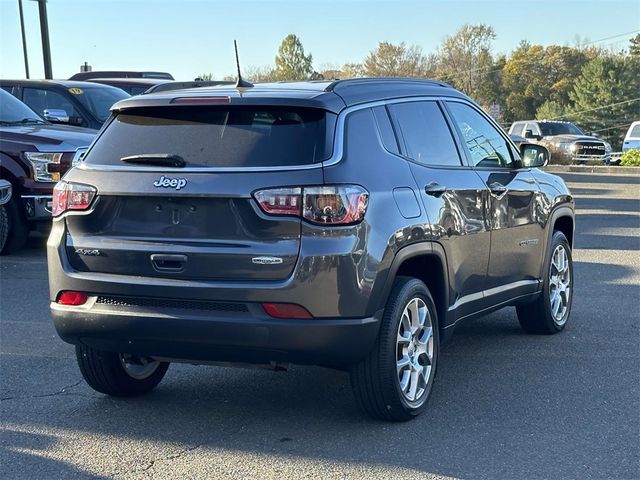 2022 Jeep Compass Latitude Lux