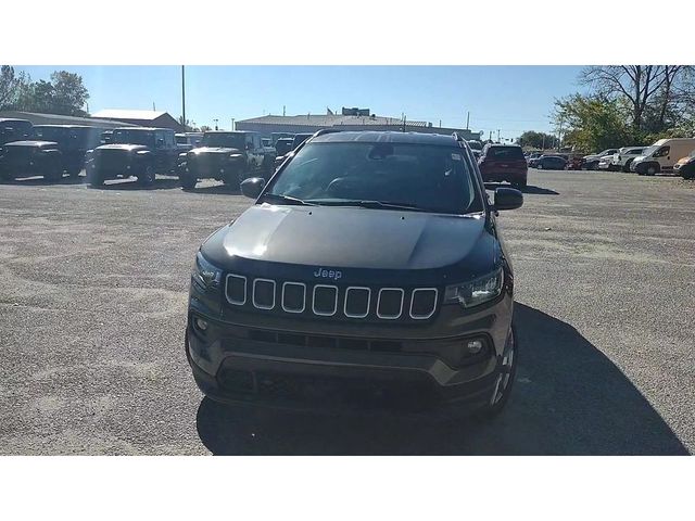 2022 Jeep Compass Latitude Lux