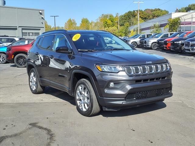 2022 Jeep Compass Latitude Lux