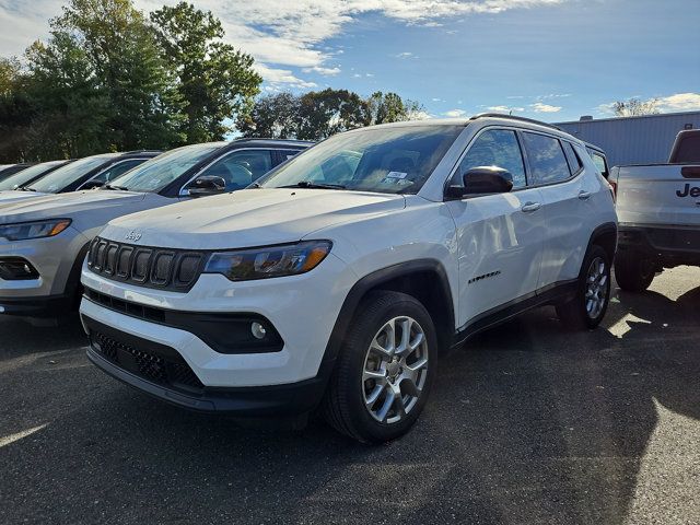 2022 Jeep Compass Latitude Lux