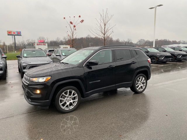 2022 Jeep Compass Latitude Lux