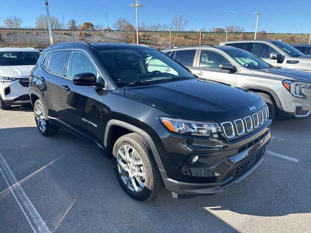 2022 Jeep Compass Latitude Lux