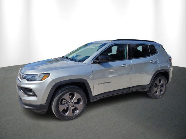 2022 Jeep Compass Latitude Lux