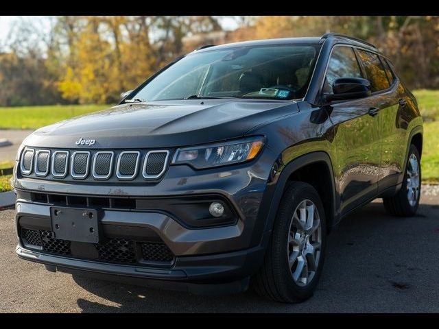 2022 Jeep Compass Latitude Lux