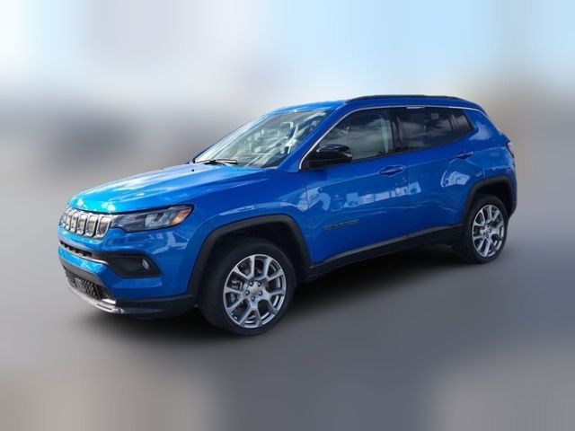 2022 Jeep Compass Latitude Lux