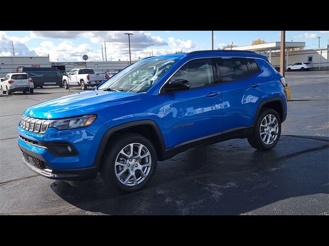 2022 Jeep Compass Latitude Lux