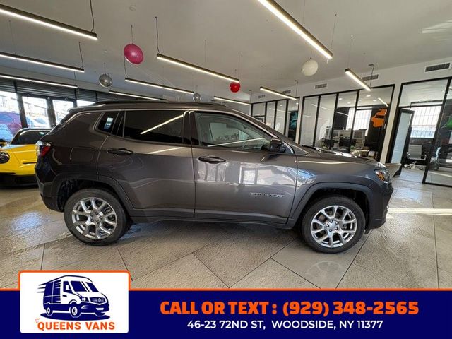 2022 Jeep Compass Latitude Lux