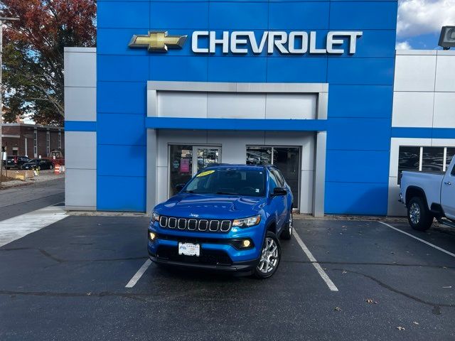 2022 Jeep Compass Latitude Lux