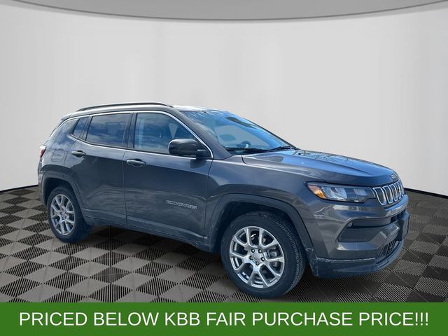 2022 Jeep Compass Latitude Lux