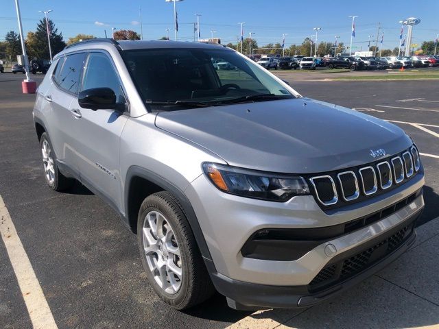 2022 Jeep Compass Latitude Lux