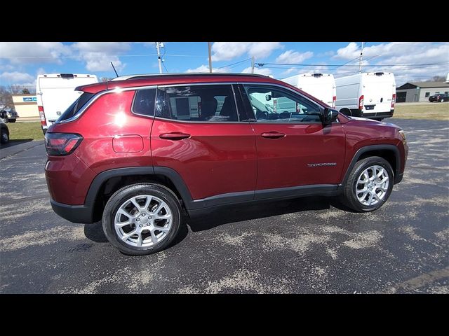 2022 Jeep Compass Latitude Lux