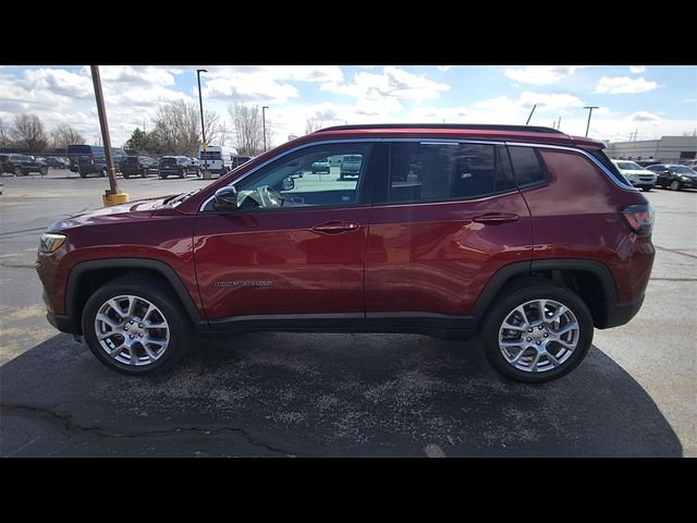 2022 Jeep Compass Latitude Lux