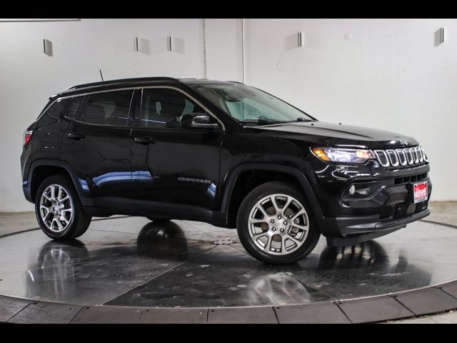 2022 Jeep Compass Latitude Lux