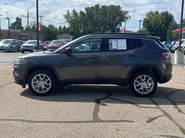 2022 Jeep Compass Latitude Lux