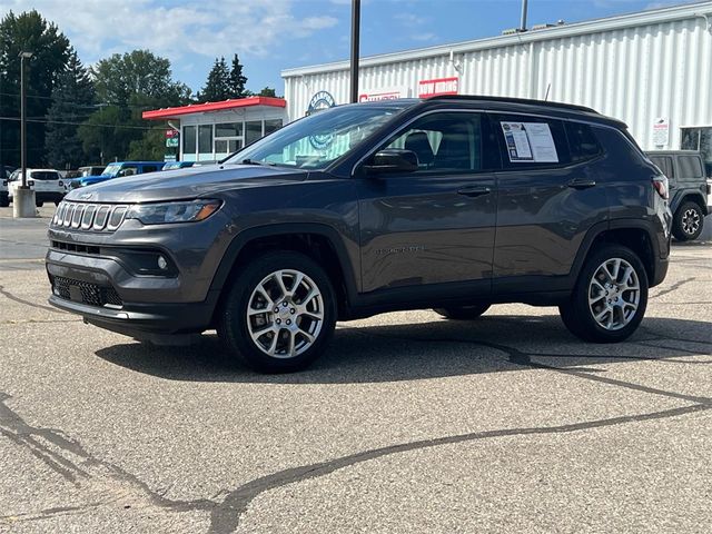 2022 Jeep Compass Latitude Lux