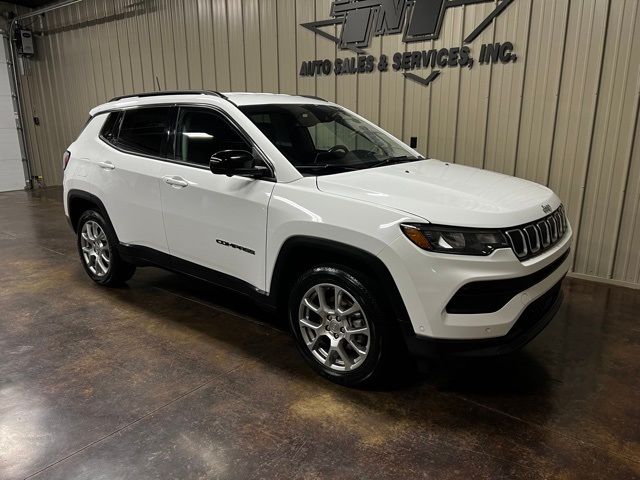 2022 Jeep Compass Latitude Lux
