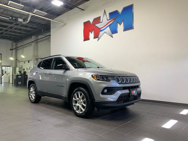 2022 Jeep Compass Latitude Lux