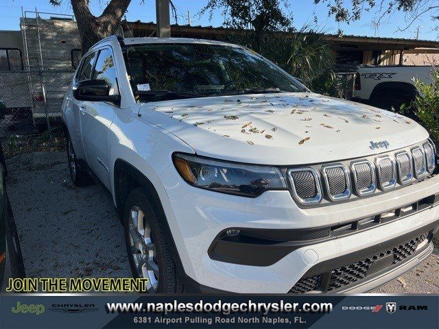 2022 Jeep Compass Latitude Lux