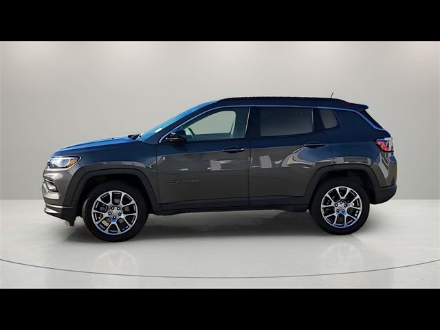 2022 Jeep Compass Latitude Lux