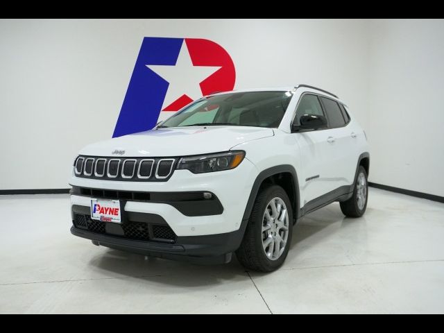 2022 Jeep Compass Latitude Lux