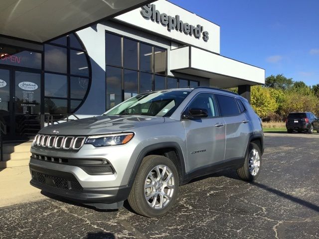 2022 Jeep Compass Latitude Lux