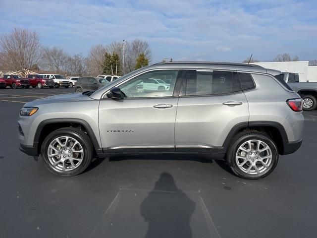 2022 Jeep Compass Latitude Lux