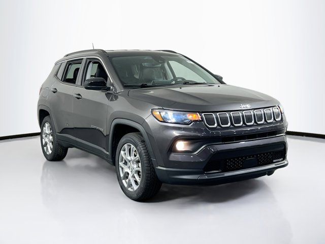 2022 Jeep Compass Latitude Lux