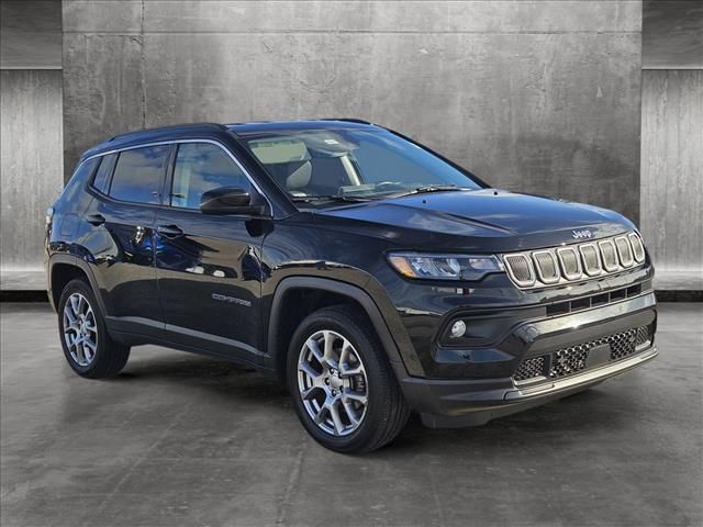 2022 Jeep Compass Latitude Lux