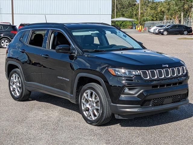 2022 Jeep Compass Latitude Lux