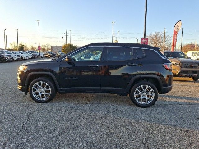 2022 Jeep Compass Latitude Lux