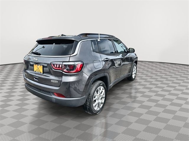 2022 Jeep Compass Latitude Lux
