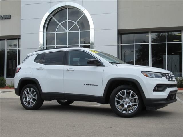 2022 Jeep Compass Latitude Lux