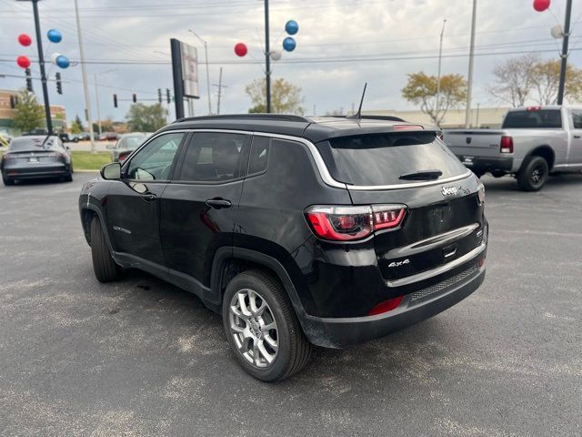 2022 Jeep Compass Latitude Lux