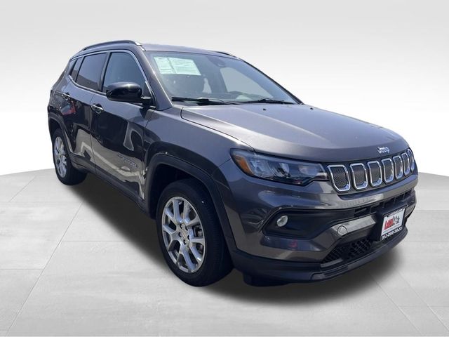 2022 Jeep Compass Latitude Lux