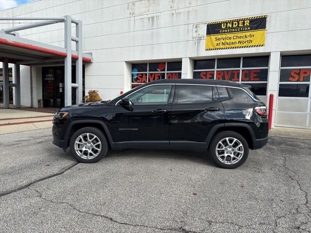 2022 Jeep Compass Latitude Lux