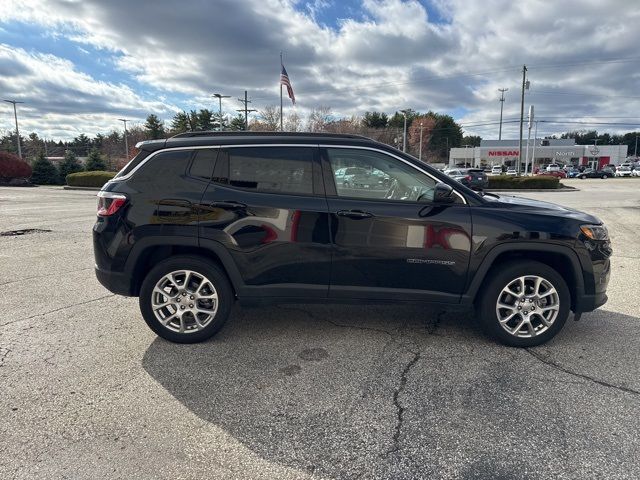 2022 Jeep Compass Latitude Lux