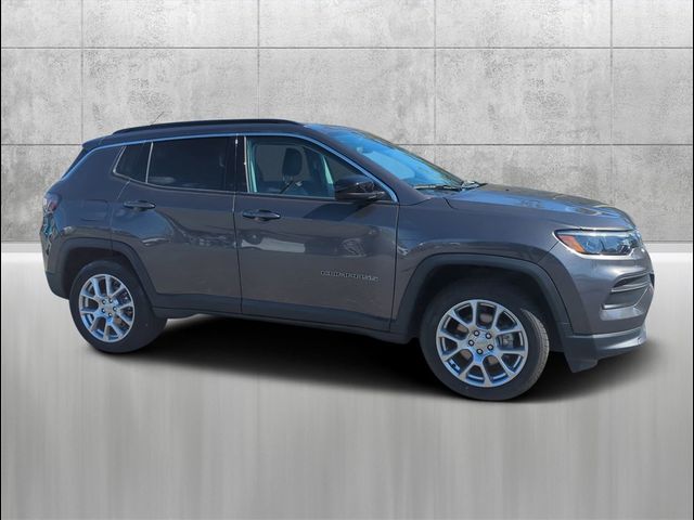 2022 Jeep Compass Latitude Lux