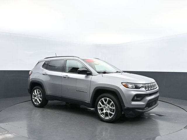 2022 Jeep Compass Latitude Lux