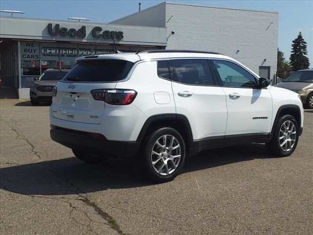 2022 Jeep Compass Latitude Lux