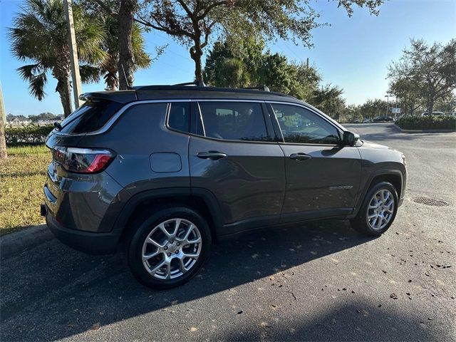 2022 Jeep Compass Latitude Lux