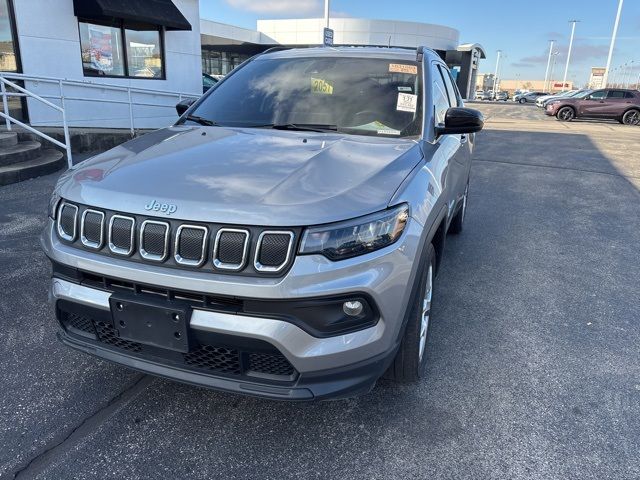 2022 Jeep Compass Latitude Lux