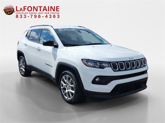 2022 Jeep Compass Latitude Lux