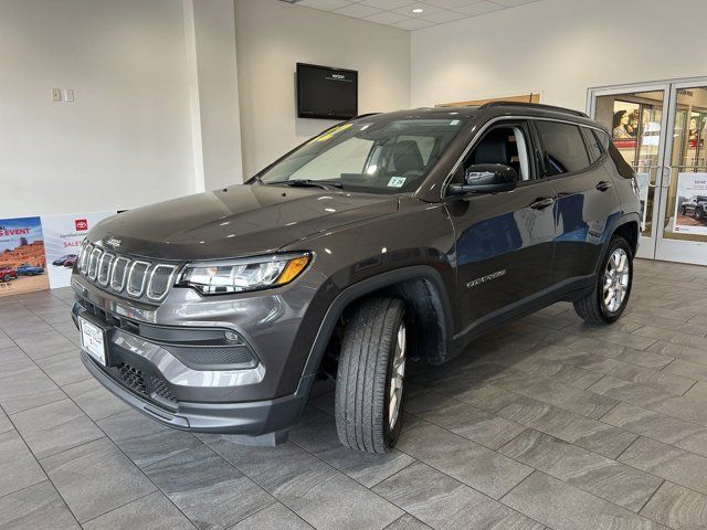 2022 Jeep Compass Latitude Lux