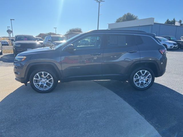 2022 Jeep Compass Latitude Lux