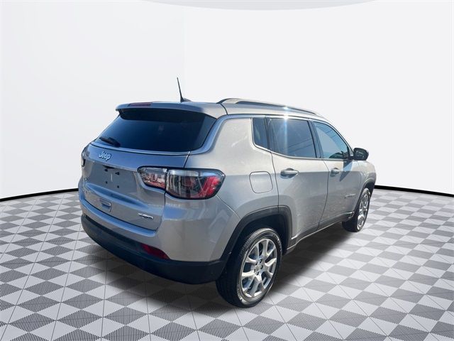 2022 Jeep Compass Latitude Lux