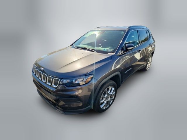 2022 Jeep Compass Latitude Lux