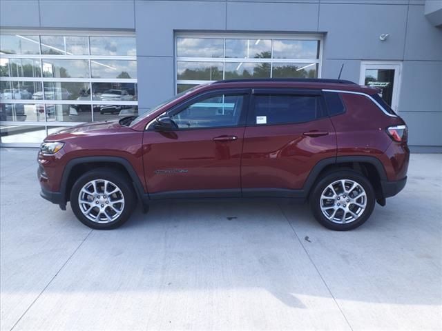 2022 Jeep Compass Latitude Lux