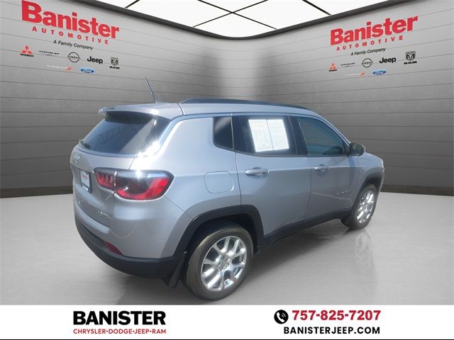 2022 Jeep Compass Latitude Lux