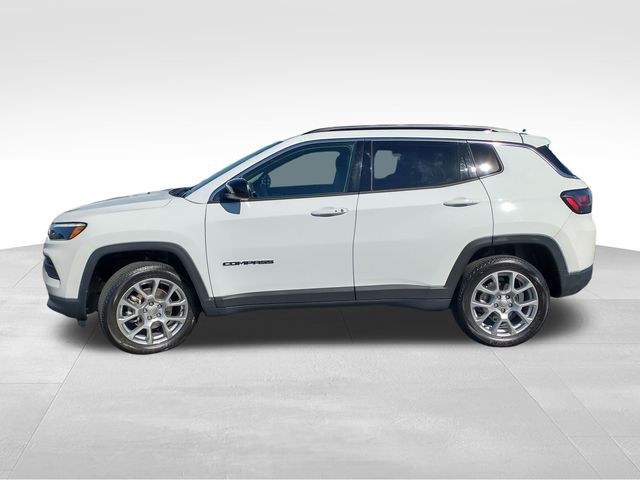 2022 Jeep Compass Latitude Lux