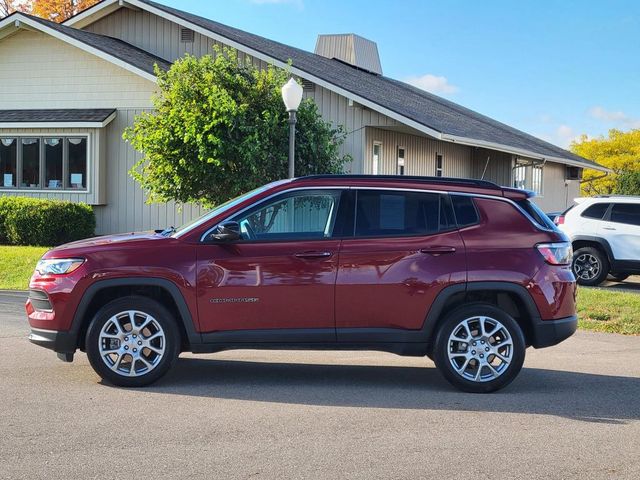 2022 Jeep Compass Latitude Lux